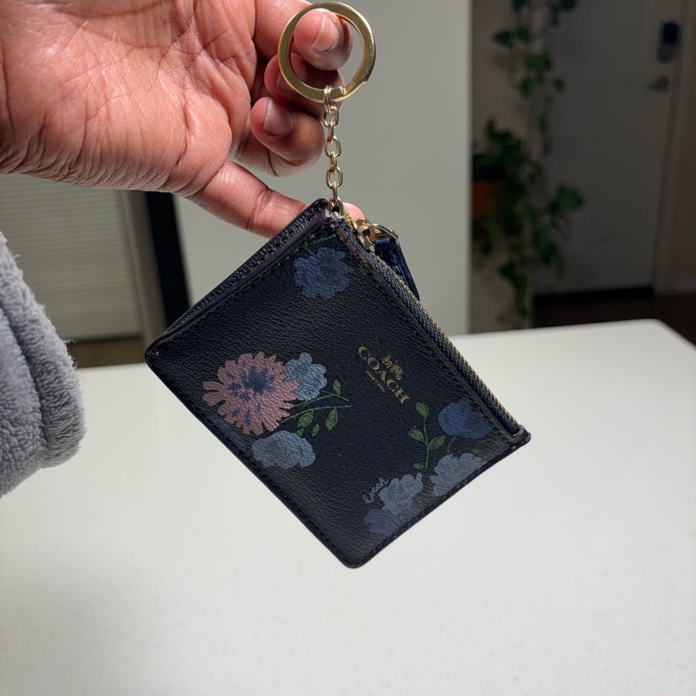 Coach Floral Card Holder - Picture 6 of 9